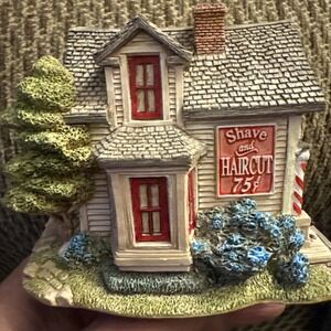 Lilliput Lane Shave and a Haircut American Landmarks 1993 Barber Shop Miniature
